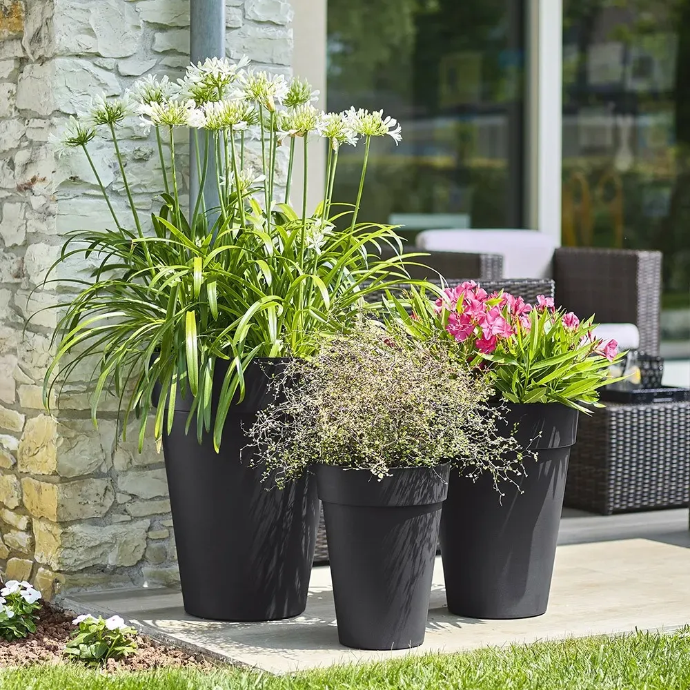 Schlanker Pflanzentopf LIKEN UV-beständig