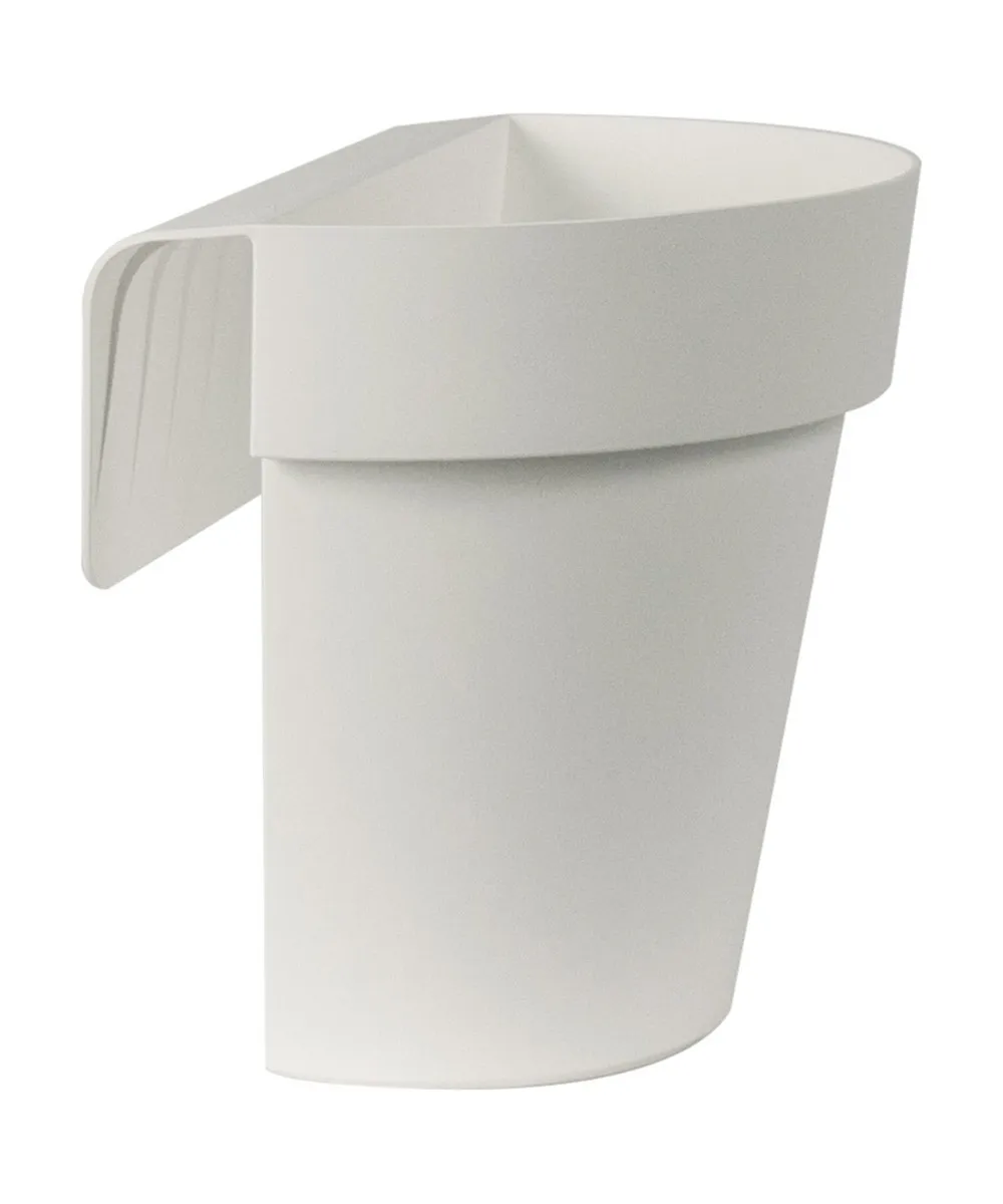 Pflanzentopf fürs Geländer ist aus Polypropylen und dadurch UV- und Temperaturbeständig