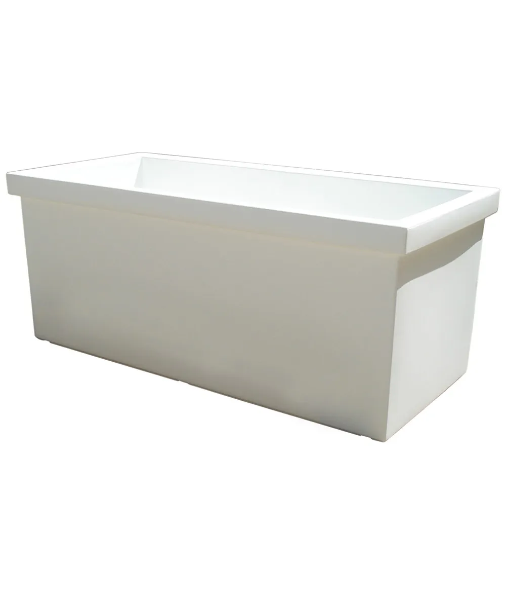 Moderner Pflanzkasten aus recycelbarem Kunststoff, wetterbeständig und langlebig